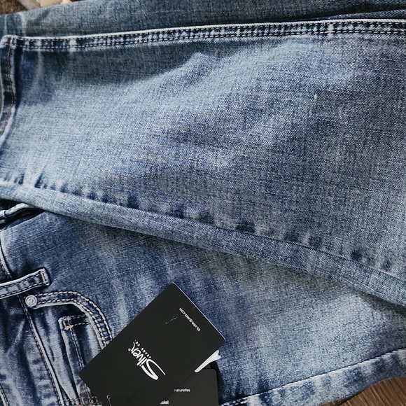 Silver Curvy Fit Mid Rise Skinny Leg - Picture 5 of 6